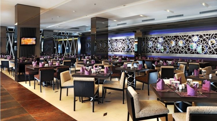 Holiday Inn Bandung Pasteur Restaurant