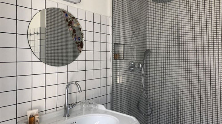 <b>New Hotel Le Voltaire Room</b>. Images powered by <a href="https://www.leonardoworldwide.com/" title="Leonardo Worldwide" target="_blank">Leonardo</a>.