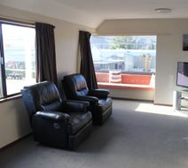 Centennial Court Motor Inn Room