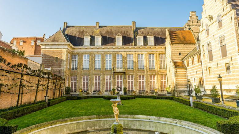 <b>Grand Hotel De Draak & Residence Exterior</b>. Images powered by <a href="https://www.leonardoworldwide.com/" title="Leonardo Worldwide" target="_blank">Leonardo</a>.
