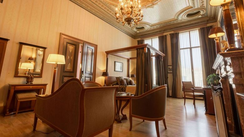 <b>Grand Hotel De Draak & Residence Room</b>. Images powered by <a href="https://www.leonardoworldwide.com/" title="Leonardo Worldwide" target="_blank">Leonardo</a>.