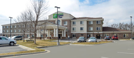 Holiday Inn Express & Suites Omaha West Exterior