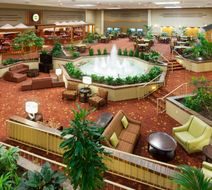 Holiday Inn Cincinnati Airport Lobby