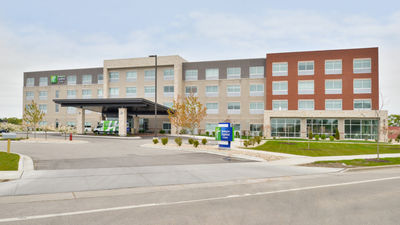 Holiday Inn Express & Suites Madison