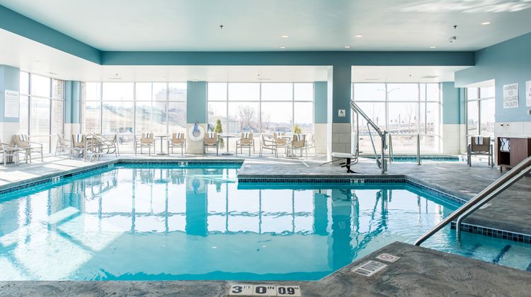 Holiday Inn Express & Suites Madison Pool