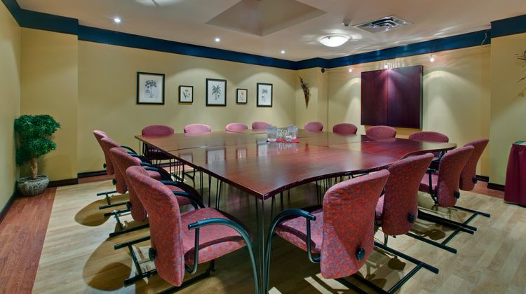 Holiday Inn Express Hotel & Suites Meeting