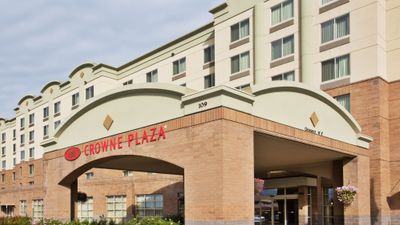 Crowne Plaza Anchorage Midtown