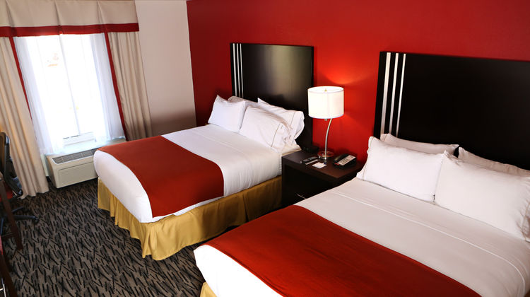 Holiday Inn Express & Suites Sumter Room