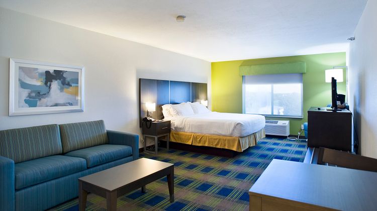 Holiday Inn Express Suite