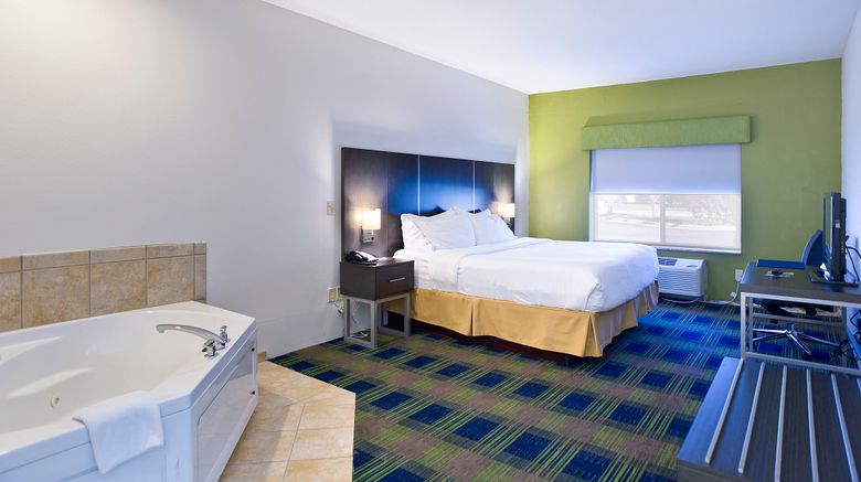 <b>Holiday Inn Express Suite</b>. Images powered by <a href="https://www.leonardoworldwide.com/" title="Leonardo Worldwide" target="_blank">Leonardo</a>.