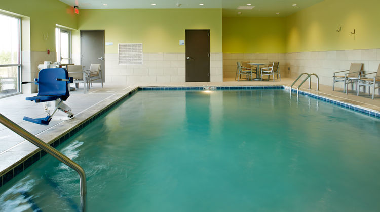 Holiday Inn Express & Suites Liberty Way Pool