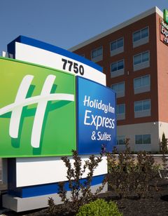 Holiday Inn Express & Suites Liberty Way