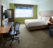 Holiday Inn Express & Suites Liberty Way Room