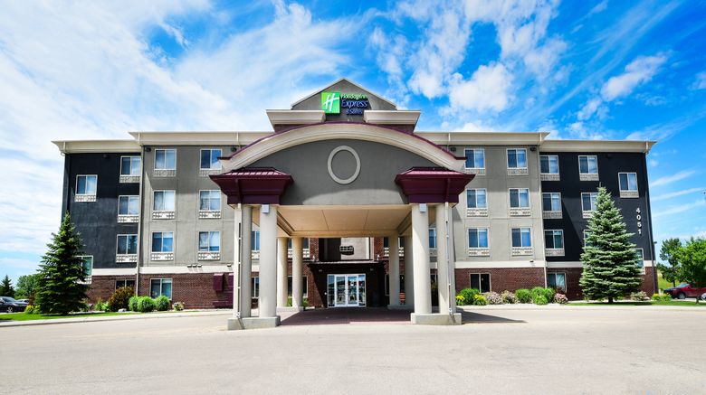 Holiday Inn Express Hotel  and  Suites Exterior. Images powered by <a href="https://www.leonardoworldwide.com" target="_blank" rel="noopener">Leonardo</a>.