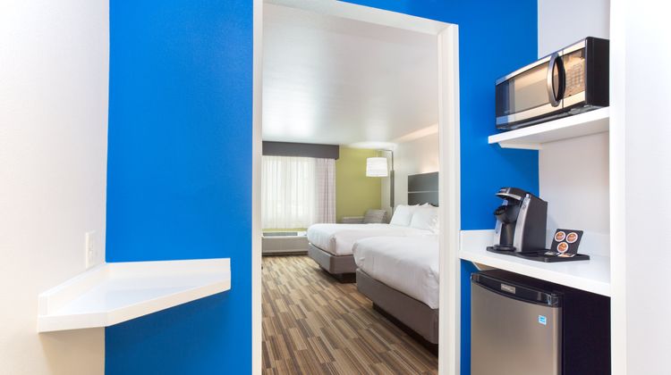 Holiday Inn Express & Suites Rushmore So Room