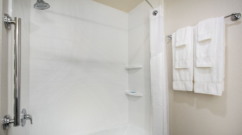 <b>Holiday Inn Express & Suites Rushmore So Room</b>. Images powered by <a href="https://www.leonardoworldwide.com/" title="Leonardo Worldwide" target="_blank">Leonardo</a>.