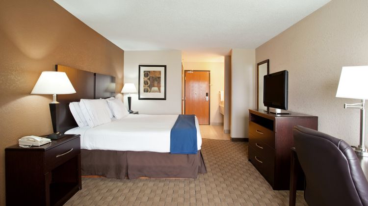 Holiday Inn Express Tuscola Room