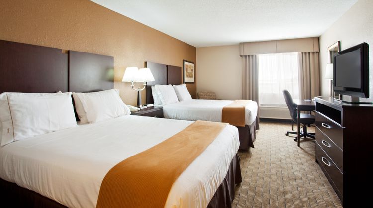 Holiday Inn Express Tuscola Room
