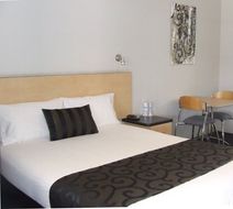 Alara Motor Inn Room