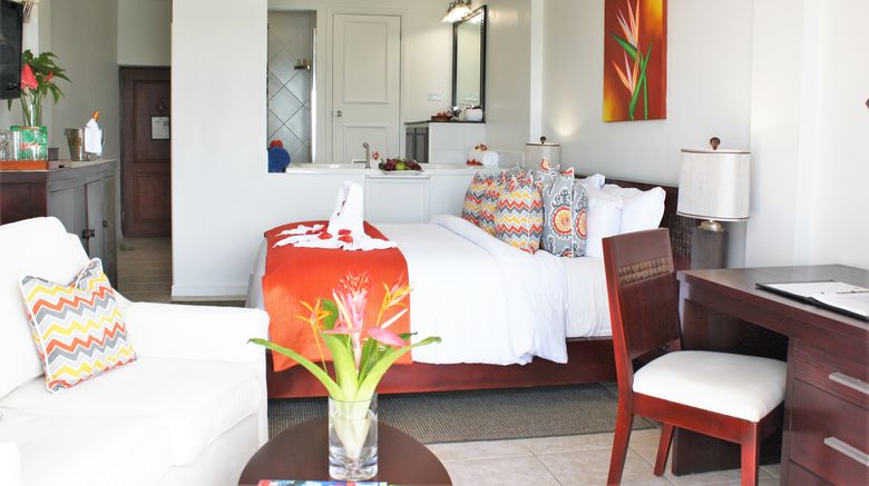 <b>Calabash Cove Resort & Spa Suite</b>. Images powered by <a href="https://www.leonardoworldwide.com/" title="Leonardo Worldwide" target="_blank">Leonardo</a>.