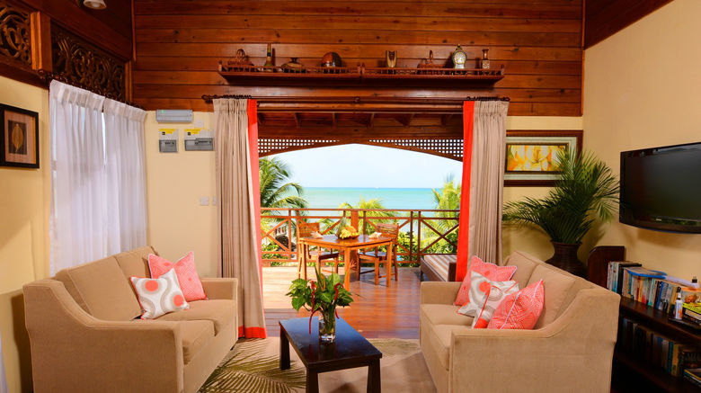 <b>Calabash Cove Resort & Spa Suite</b>. Images powered by <a href="https://www.leonardoworldwide.com/" title="Leonardo Worldwide" target="_blank">Leonardo</a>.