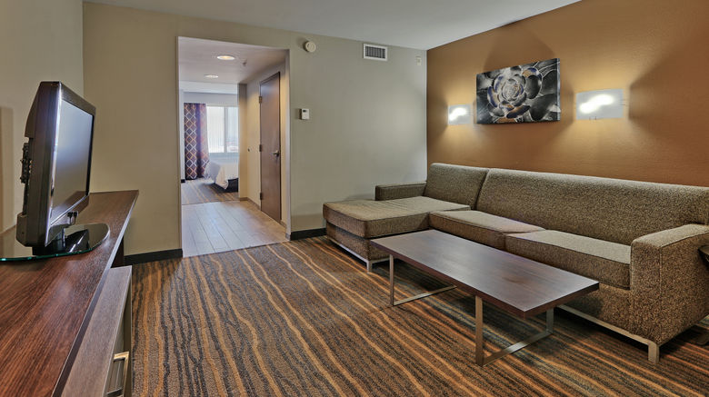 <b>Holiday Inn Hotel & Suites North I-25 Suite</b>. Images powered by <a href="https://www.leonardoworldwide.com/" title="Leonardo Worldwide" target="_blank">Leonardo</a>.
