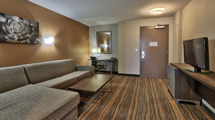 Holiday Inn Hotel & Suites North I-25 Room