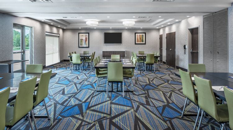 Holiday Inn Express & Suites Bryan Meeting