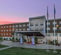 Holiday Inn Express & Suites Bryan Exterior