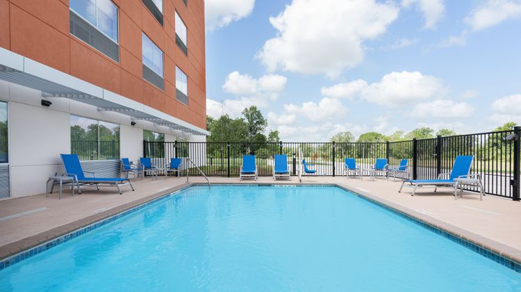 Holiday Inn Express & Suites Bryan Pool