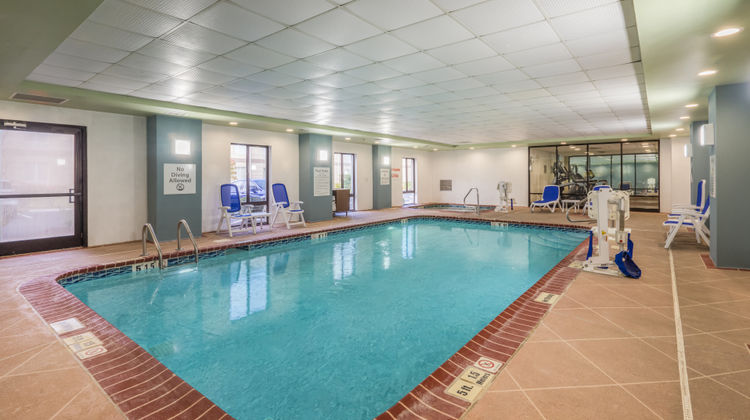 Holiday Inn Express & Suites Pool