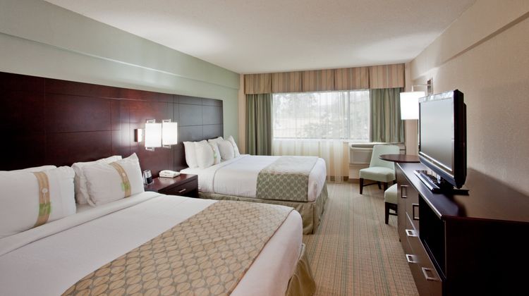 Holiday Inn Virginia Beach-Norfolk Hotel Room