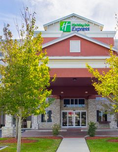Holiday Inn Express Hotel & Suites