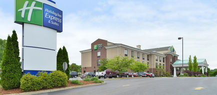 Holiday Inn Express Hotel & Suites Exterior