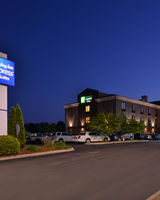 Holiday Inn Express Hotel & Suites