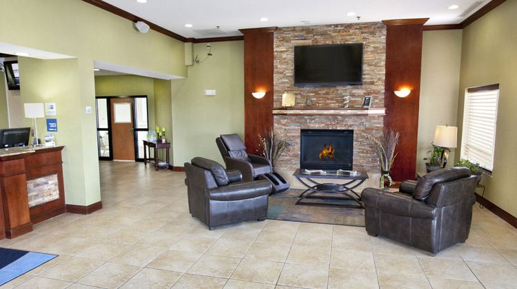 Holiday Inn Express Lobby
