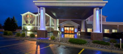 Holiday Inn Express Exterior