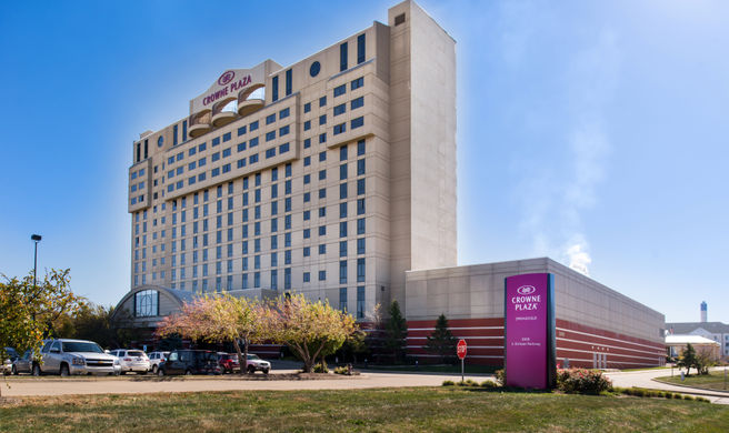 Crowne Plaza Hotel Exterior