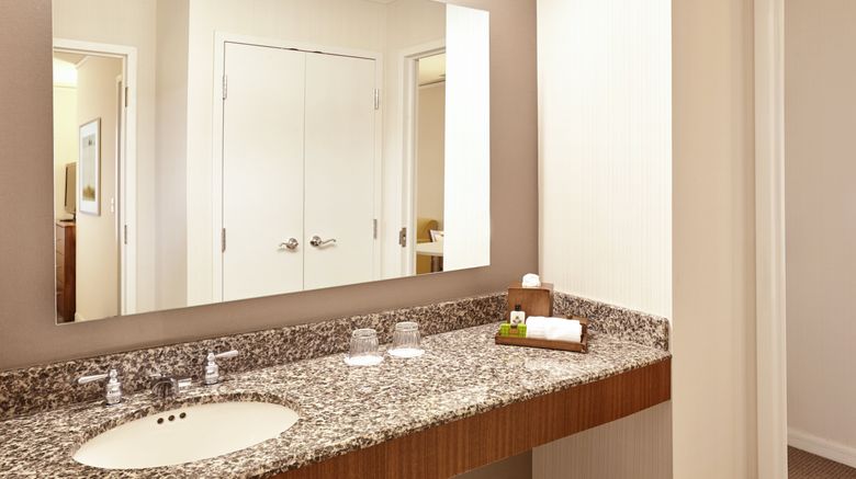 <b>InterContinental Suites Hotel Room</b>. Images powered by <a href="https://www.leonardoworldwide.com/" title="Leonardo Worldwide" target="_blank">Leonardo</a>.