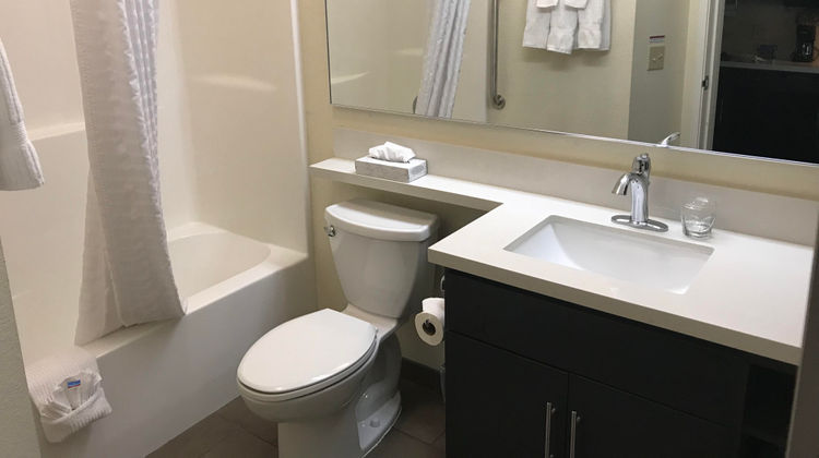 Candlewood Suites St Joseph Room