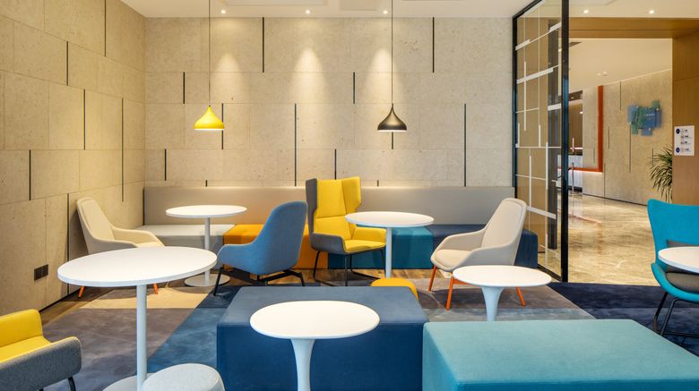 <b>Holiday Inn Express Shaoxing Paojiang Lobby</b>. Images powered by <a href="https://www.leonardoworldwide.com/" title="Leonardo Worldwide" target="_blank">Leonardo</a>.