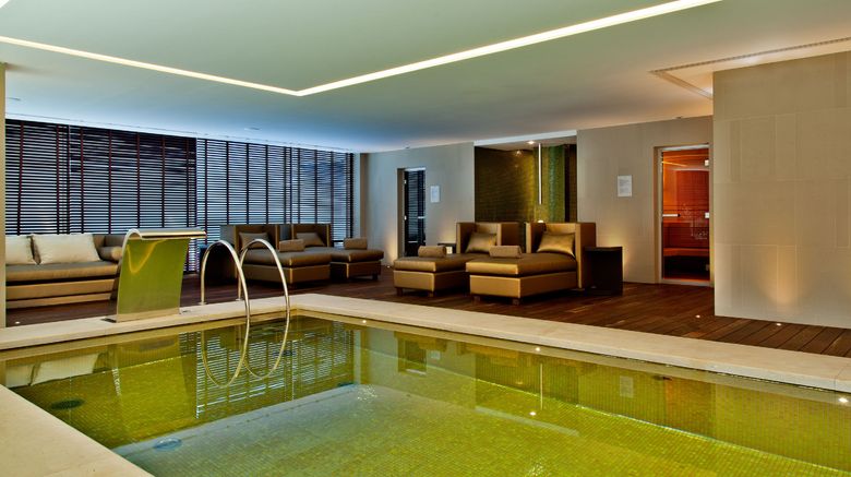 <b>InterContinental Estoril Pool</b>. Images powered by <a href="https://www.leonardoworldwide.com/" title="Leonardo Worldwide" target="_blank">Leonardo</a>.