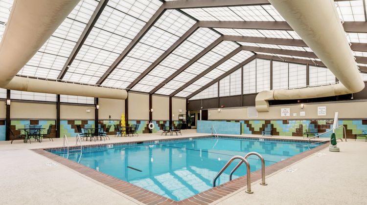 Holiday Inn St. Louis Airport West Pool