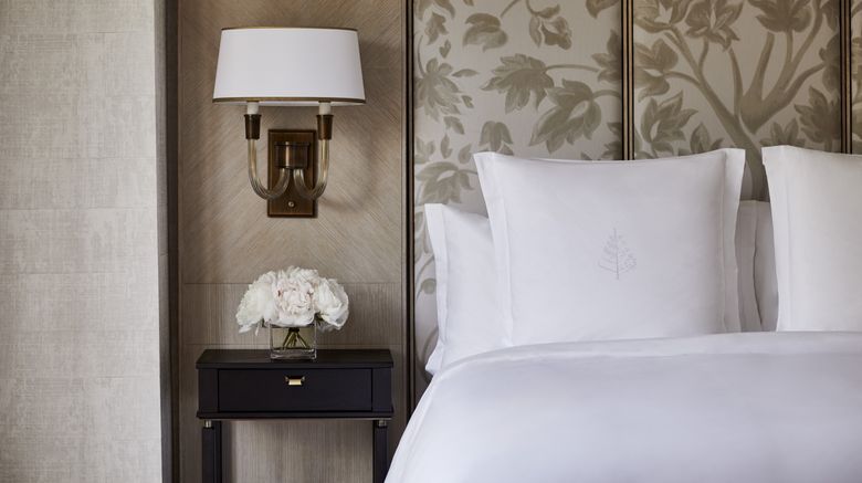 <b>Four Seasons Hotel Boston Room</b>. Images powered by <a href="https://www.leonardoworldwide.com/" title="Leonardo Worldwide" target="_blank">Leonardo</a>.