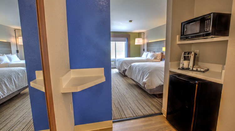 Holiday Inn Express Rochelle Room