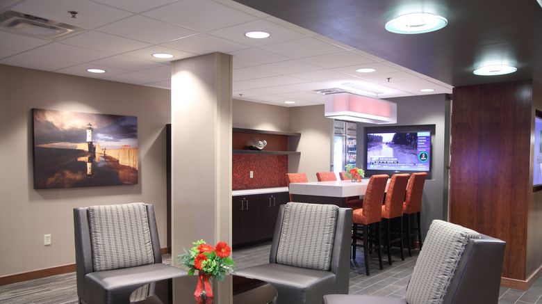 <b>Holiday Inn Hotel & Suites Lobby</b>. Images powered by <a href="https://www.leonardoworldwide.com/" title="Leonardo Worldwide" target="_blank">Leonardo</a>.