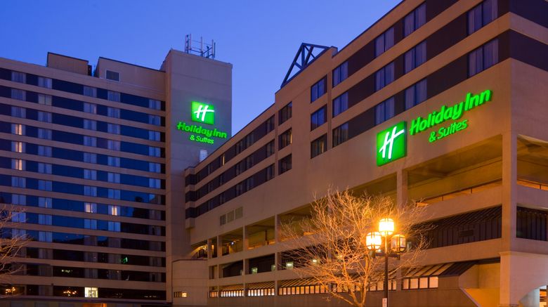 <b>Holiday Inn Hotel & Suites Exterior</b>. Images powered by <a href="https://www.leonardoworldwide.com/" title="Leonardo Worldwide" target="_blank">Leonardo</a>.