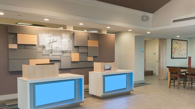 Holiday Inn Express Lobby