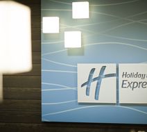 Holiday Inn Express & Suites Central Lobby