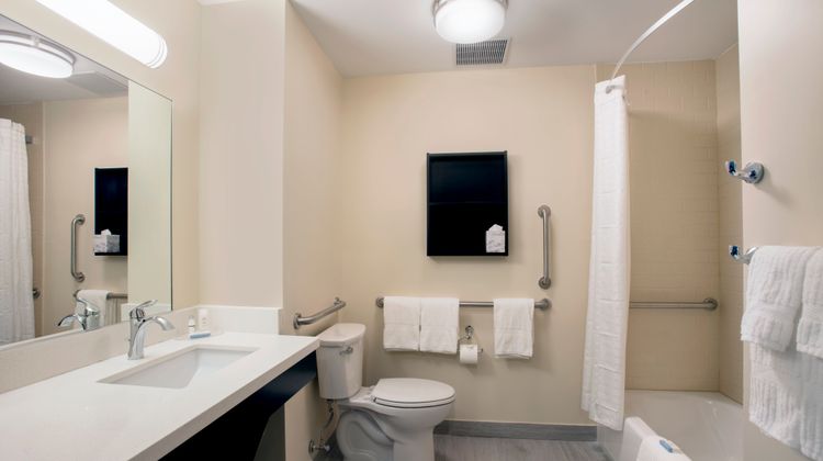 Candlewood Suites Miami Exec Airport Room